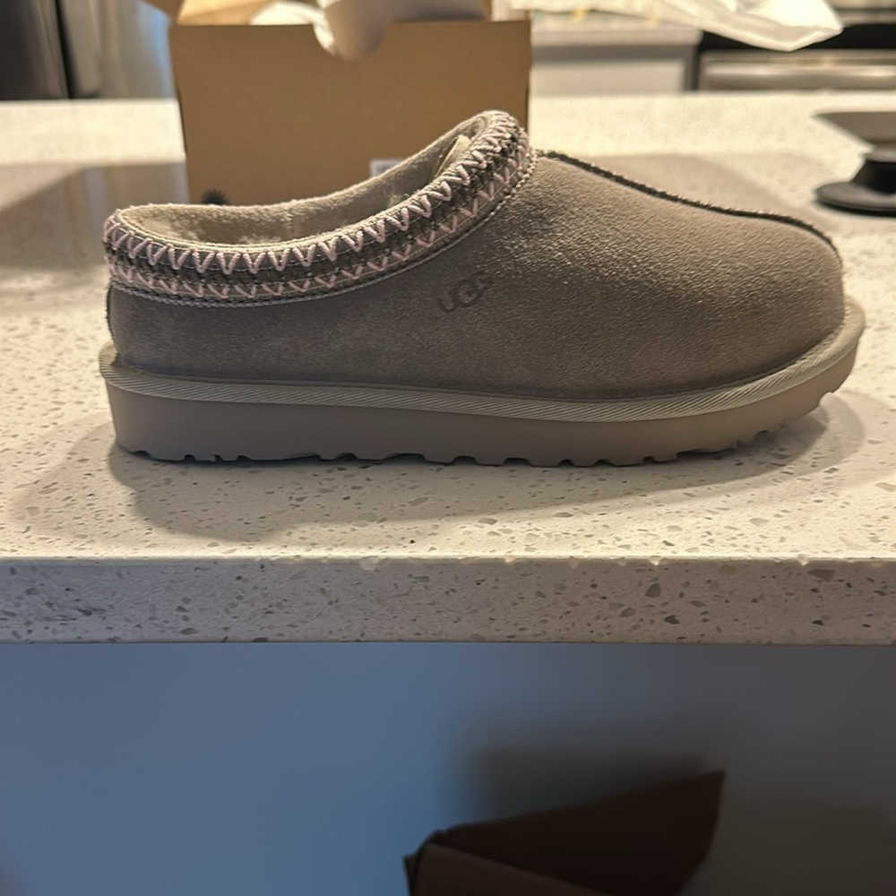 NIB Ugg Goose Tasman Slippers